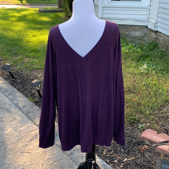 Wantable Off Shoulder Sweater - Picture 2 of 2